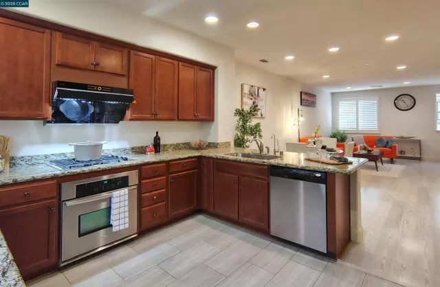 MLS: 41119308 Condo For Sale