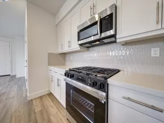 Photo #6: 41119355 Listing