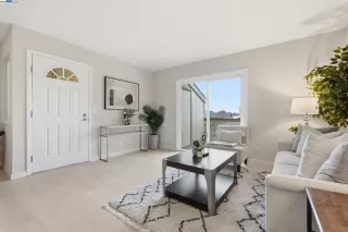 Photo #5: 41119357 Listing