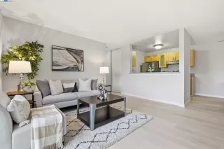 Photo #6: 41119357 Listing