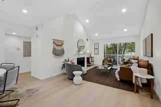 Photo #2: 41119406 Listing