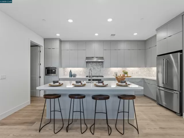 MLS: 41119452 Condo For Sale