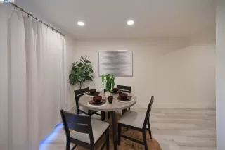 Photo #5: 41119474 Listing