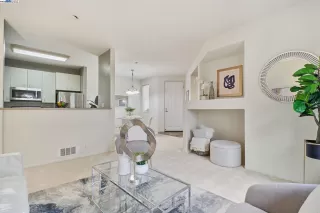 Photo #6: 41119547 Listing