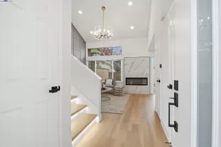 Photo #6: 41119599 Listing