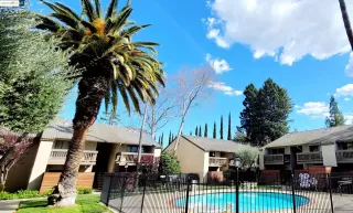 More Details about MLS # 41119667 : 2734 OAK RD # 105