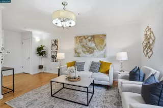 Photo #4: 41119669 Listing