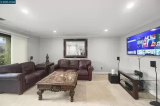 Photo #5: 41119696 Listing