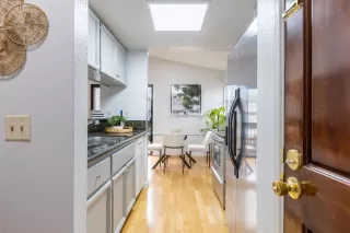 Photo #6: 41119949 Listing