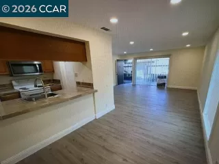 Photo #3: 41119955 Listing 