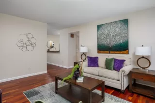 Photo #3: 41120493 Listing