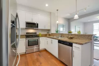 Photo #6: 41121002 Listing