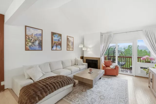 MLS: 41121033 Condo For Sale