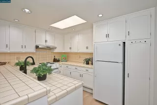 Photo #5: 41121267 Listing