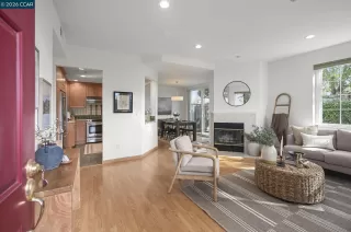 Photo #2: 41121422 Listing 