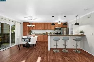 Photo #5: 41121439 Listing 