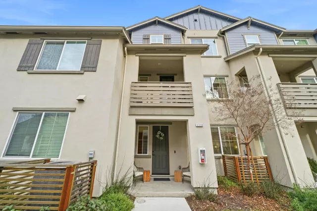 MLS: 41121559 Condo For Sale