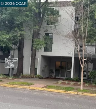 Photo #2: 41121619 Listing 