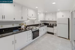 Photo #6: 41121652 Listing