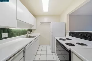 Photo #2: 41121793 Listing