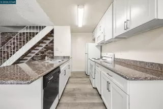 Photo #5: 41121901 Listing