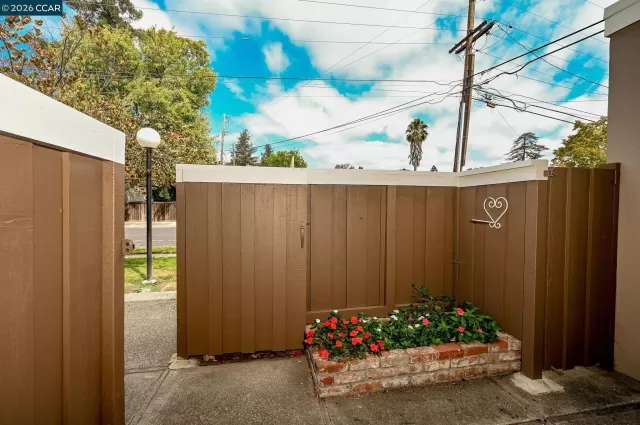 MLS: 41121975 Condo For Sale