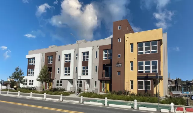 MLS: 41122082 Condo For Sale