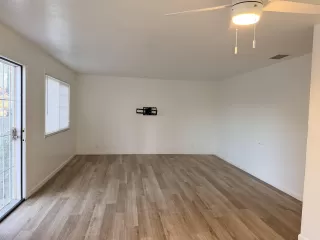 Photo #5: 41122101 Listing