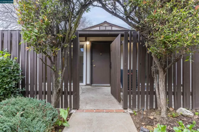 MLS: 41122104 Condo For Sale