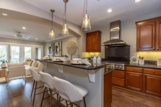 Photo #1: 41122304 Listing