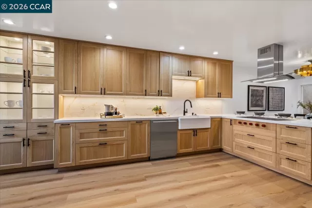 MLS: 41122356 Condo For Sale