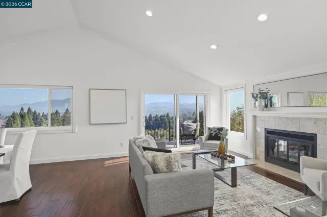 MLS: 41122386 Condo For Sale