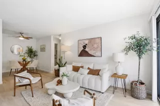 More Details about MLS # 41122418 : 1443 MARCHBANKS DR # 2