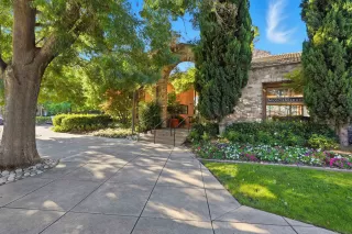 Photo #4: 41122424 Listing