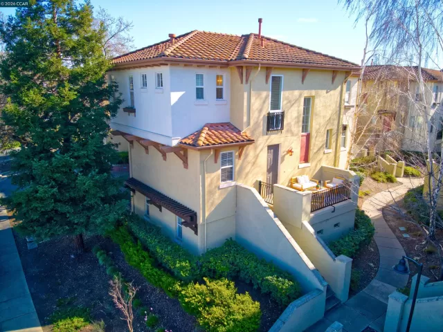 MLS: 41122440 Condo For Sale