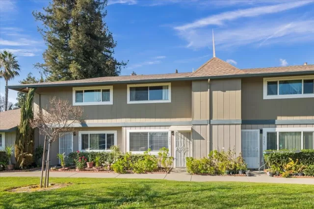 MLS: 41122494 Condo For Sale