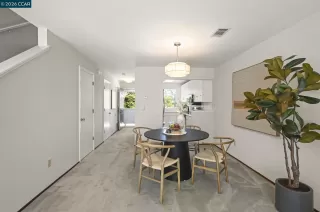 Photo #5: 41122592 Listing