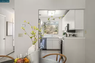 Photo #6: 41122592 Listing