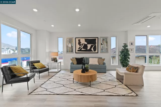 MLS: 41122653 Condo For Sale