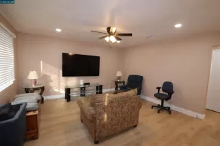 Photo #5: 41122673 Listing