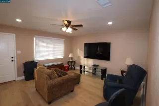 Photo #6: 41122673 Listing