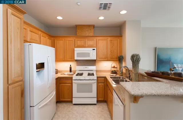 MLS: 41123042 Condo For Sale