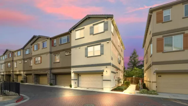 MLS: 41123102 Condo For Sale