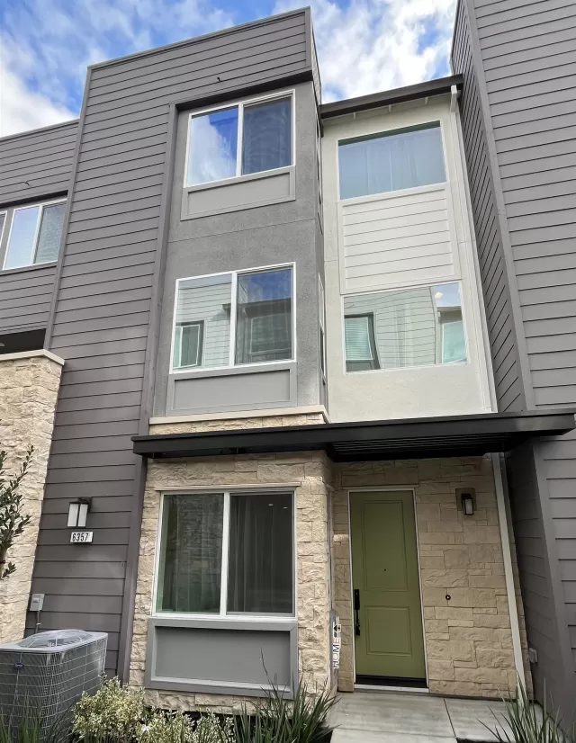 MLS: 41123408 Condo For Sale