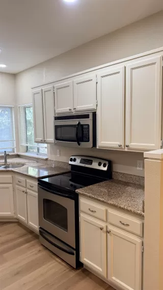 Photo #3: 41123501 Listing 