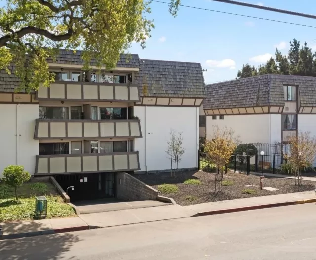 MLS: 41123552 Condo For Sale