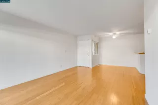 Photo #5: 41123571 Listing 