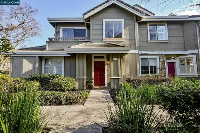 MLS: 41123672 Condo For Sale