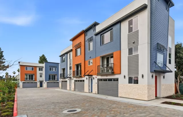 MLS: 41123786 Condo For Sale