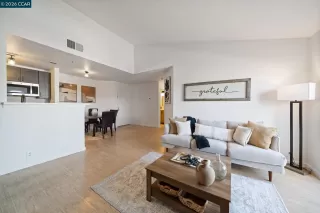 Photo #2: 41123979 Listing